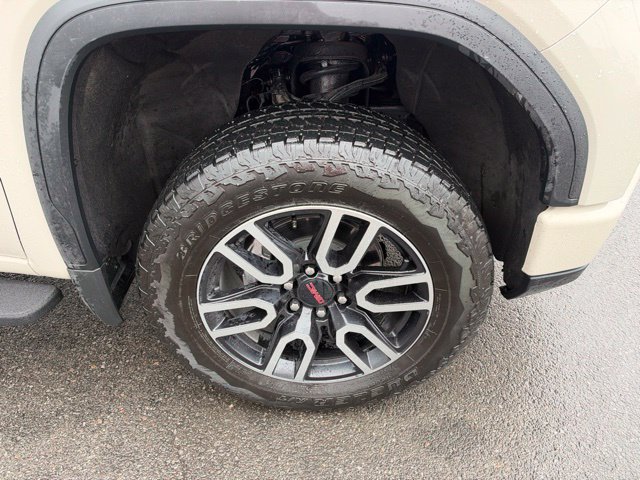 Used 2026 GMC Sierra 1500 AT4 w/ AT4 Premium Package AWD/4WD image 9