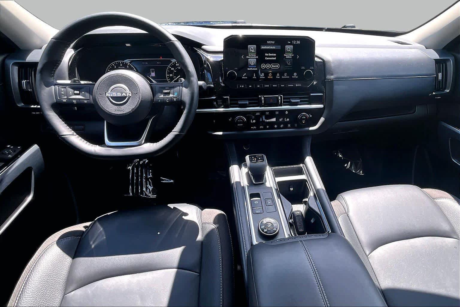 Used 2025 Nissan Pathfinder SL AWD/4WD image 16