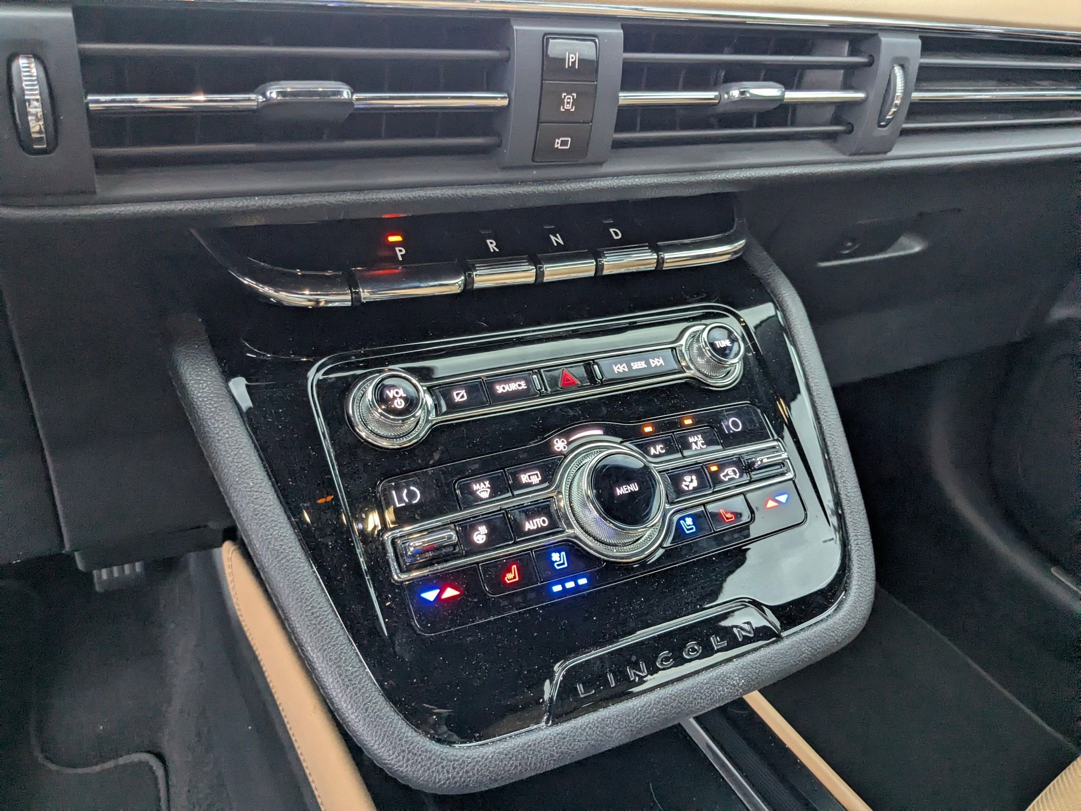 Used 2020 Lincoln Corsair Reserve FWD image 11