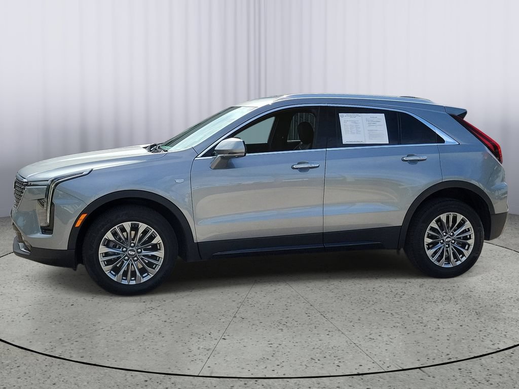 Used 2025 Cadillac XT4 Premium Luxury FWD image 8