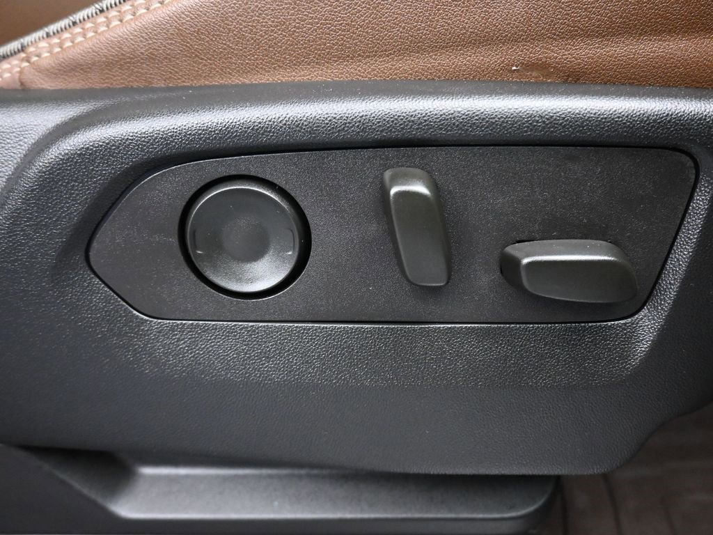 Used 2023 Chevrolet Suburban High Country w/ Premium Package 2 image 63