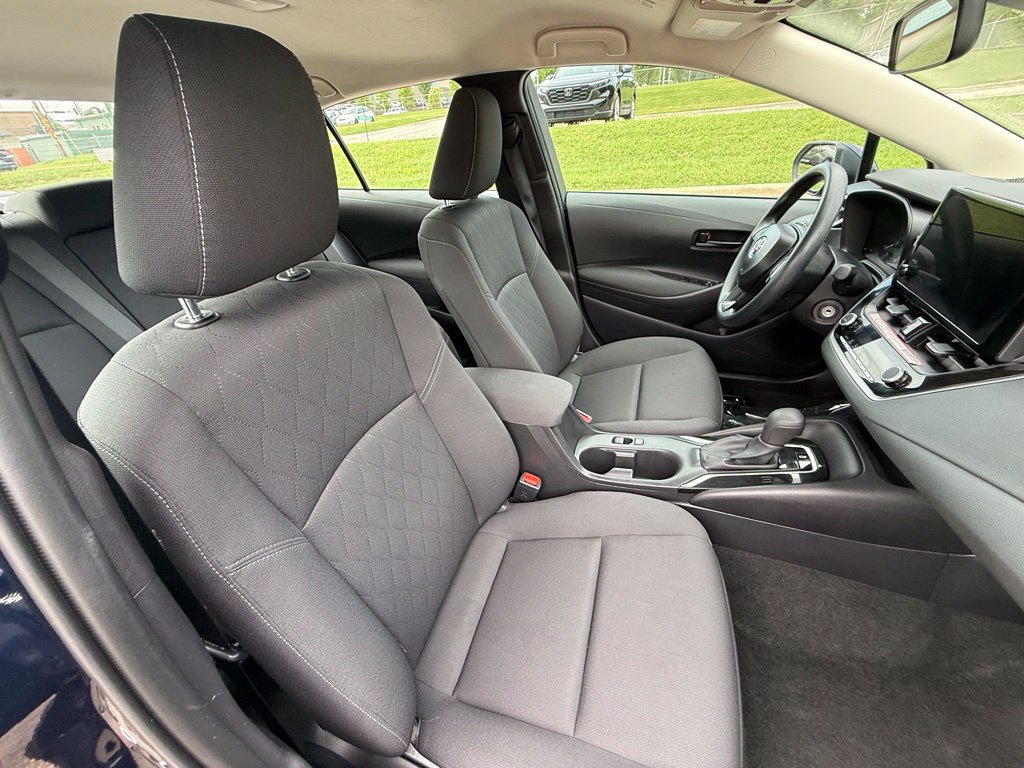 Used 2025 Toyota Corolla LE FWD image 39