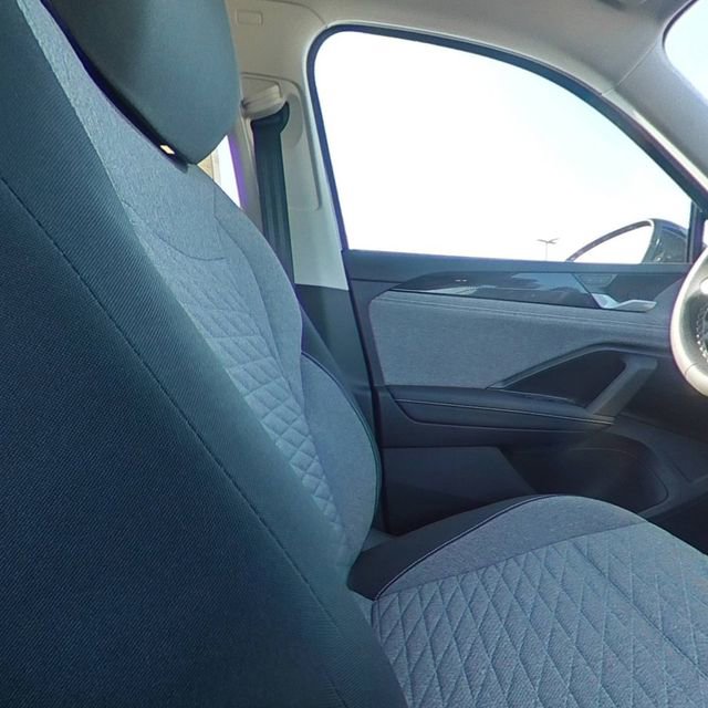 Used 2025 Volkswagen Tiguan S FWD image 18