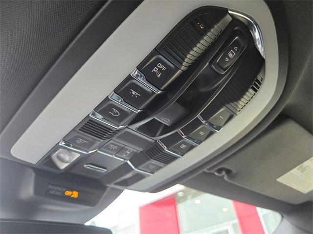 Used 2024 Porsche Macan image 33