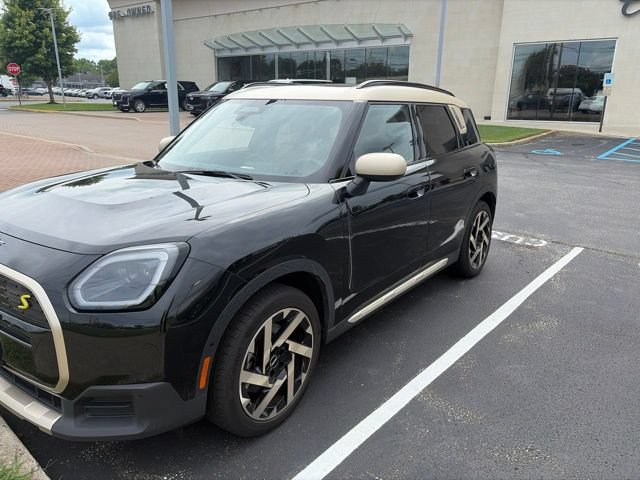 Used 2025 MINI Cooper Countryman SE w/ Comfort Package Max AWD/4WD image 2