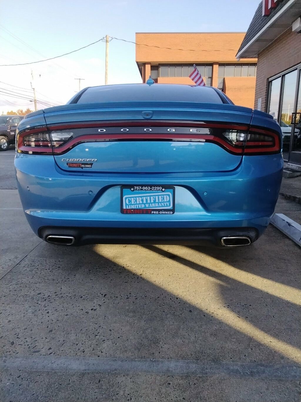 Used 2019 Dodge Charger SXT image 3