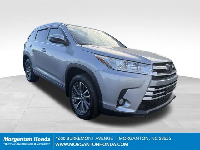 Used 2017 Toyota Highlander XLE w/ Carpet Mat Package AWD/4WD image 1