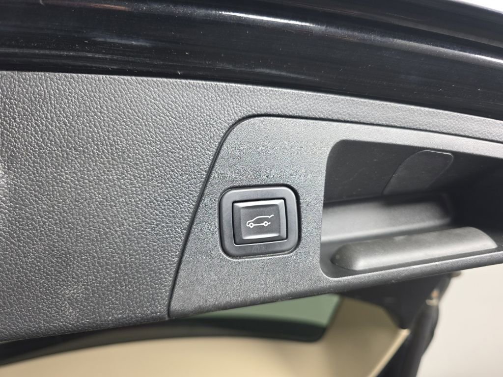Used 2017 Buick Envision Essence w/ LPO, Cargo Package FWD image 35