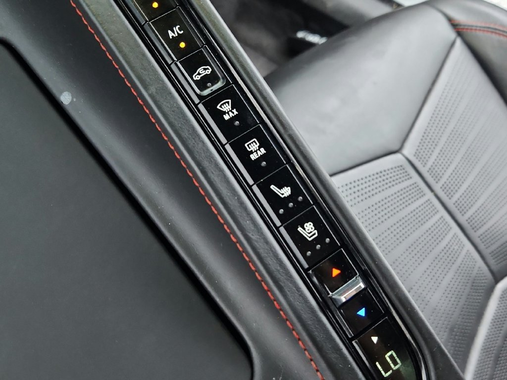 Used 2022 Chevrolet Corvette Stingray Premium Conv w/ Z51 Performance Package RWD image 23