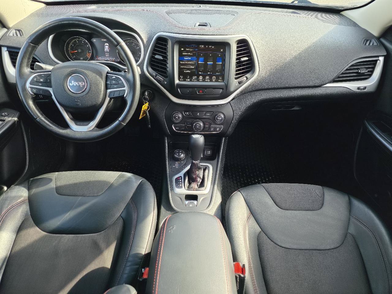 Used 2015 Jeep Cherokee Trailhawk w/ Cold Weather Group AWD/4WD image 20