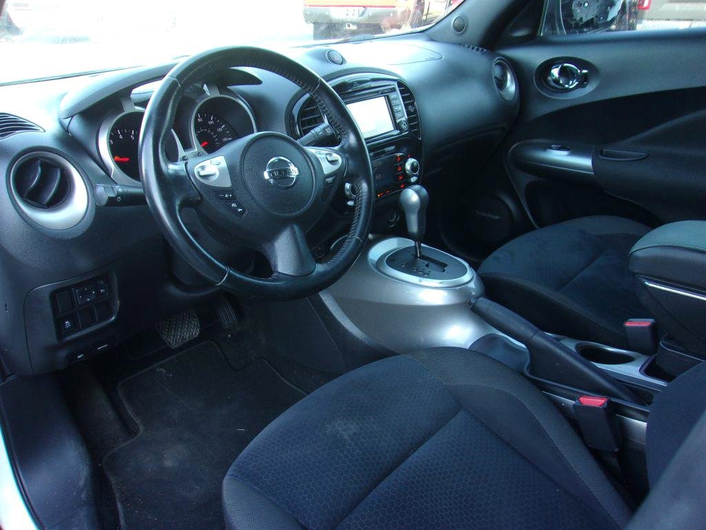 Used 2015 Nissan Juke SV w/ Technology Package image 8