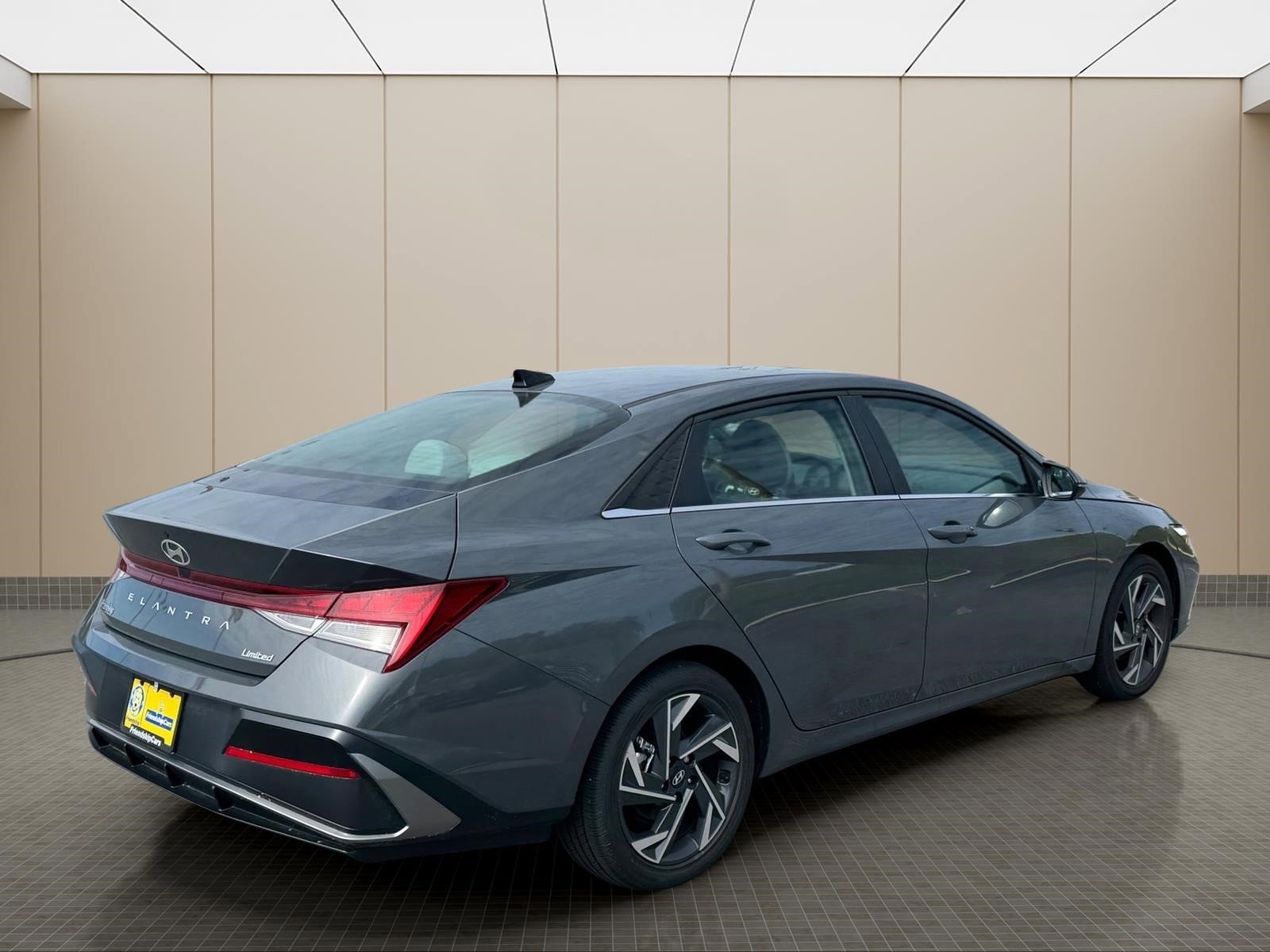 Used 2025 Hyundai Elantra Limited FWD image 3
