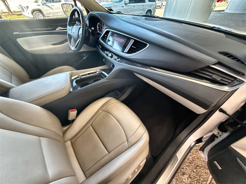 Certified 2022 Buick Enclave Essence w/ Experience Buick Package image 28