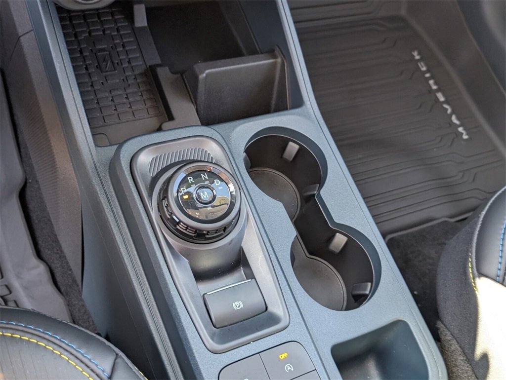 Used 2025 Ford Maverick Lobo image 23