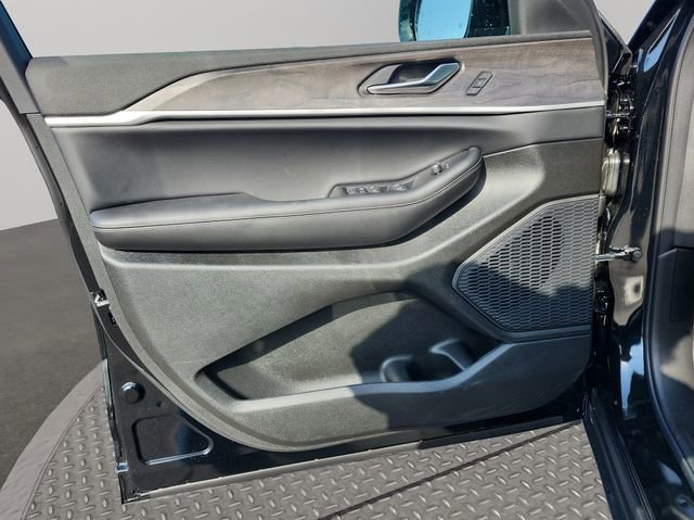 New 2025 Jeep Grand Cherokee Limited image 12