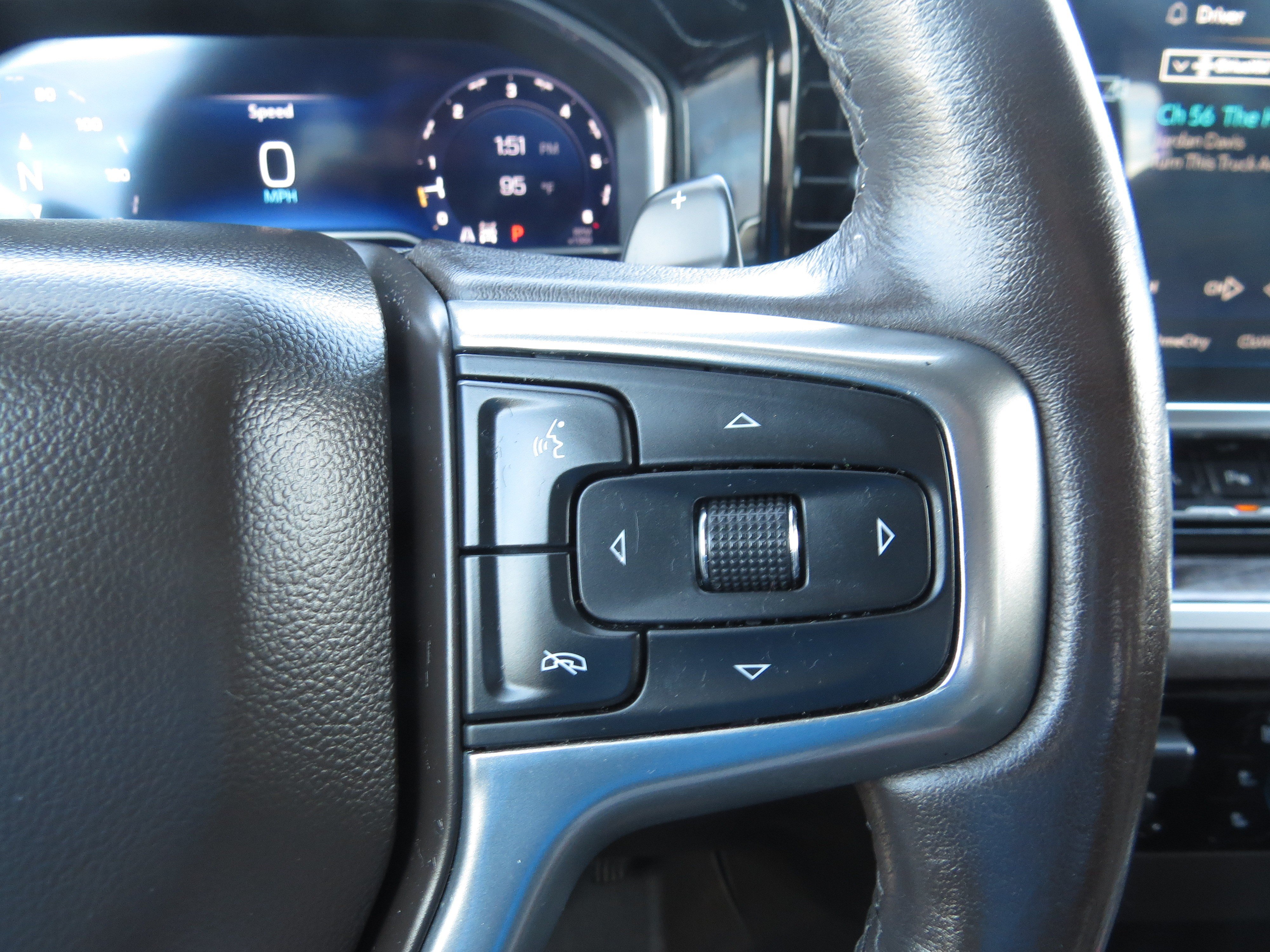Used 2022 Chevrolet Silverado 1500 LTZ w/ Technology Package AWD/4WD image 18