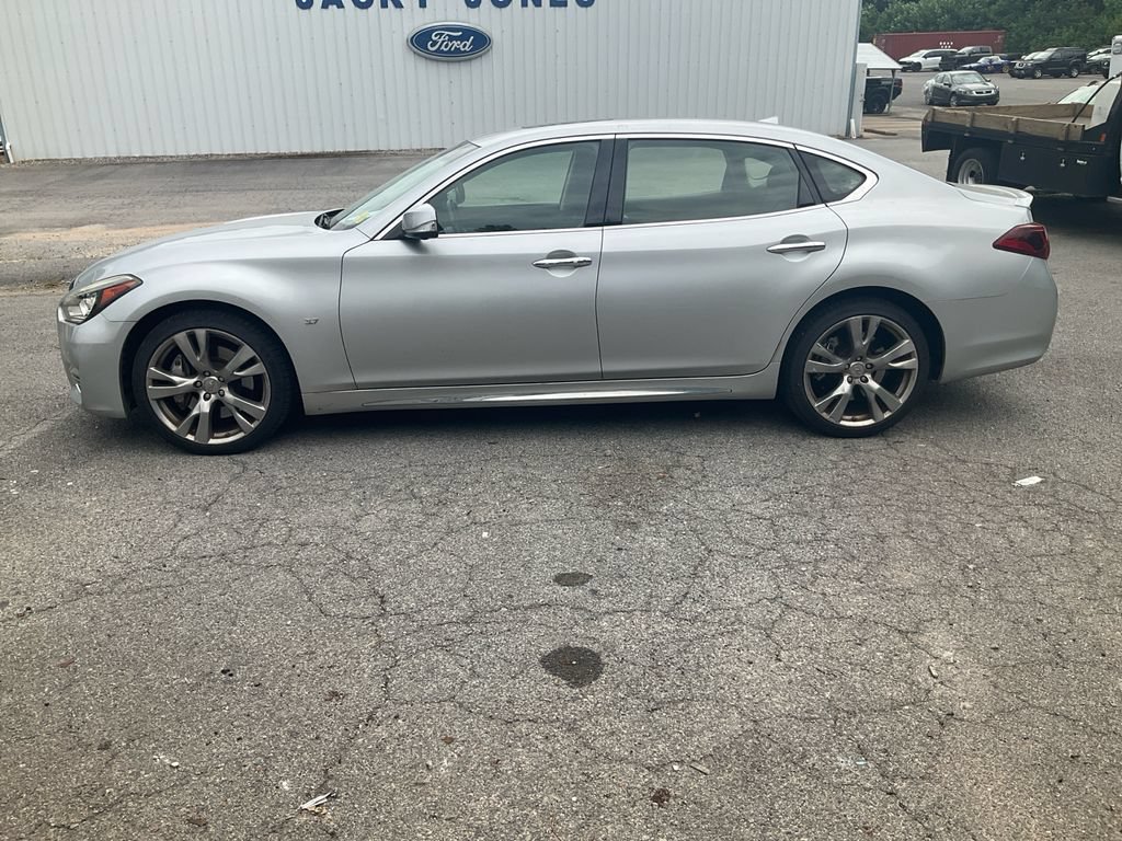 Used 2016 INFINITI Q70 L 3.7 w/ Deluxe Touring Package RWD image 8