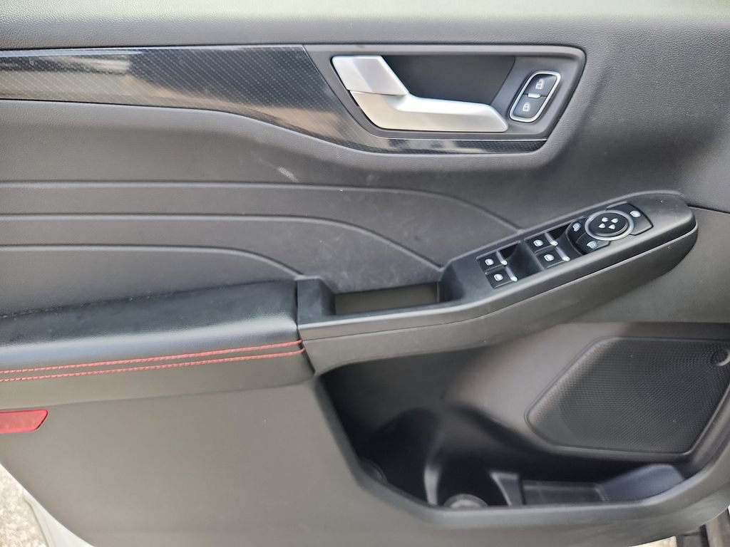 Used 2023 Ford Escape ST-Line w/ Tech Pack #1 AWD/4WD image 12