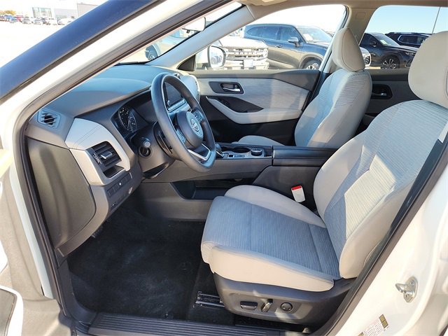 Used 2023 Nissan Rogue SV image 11