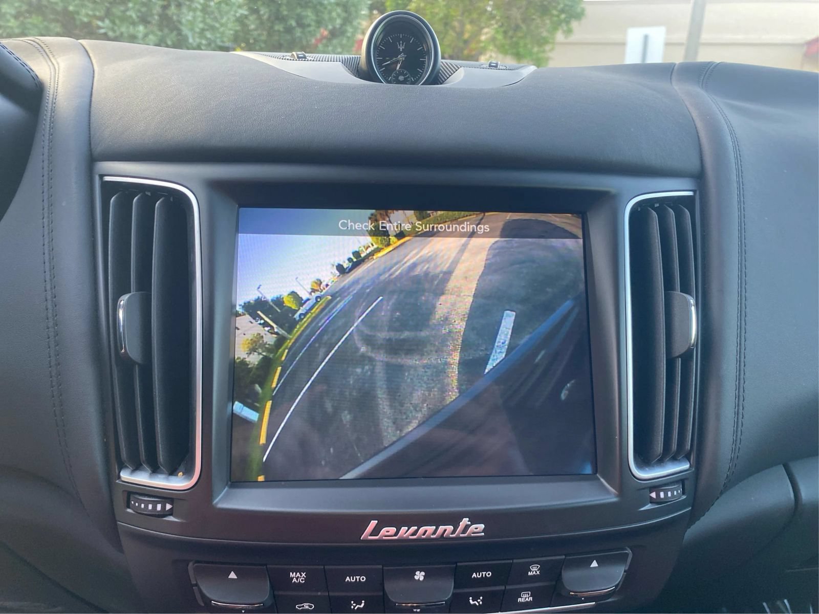 Used 2019 Maserati Levante GranLusso AWD/4WD image 20