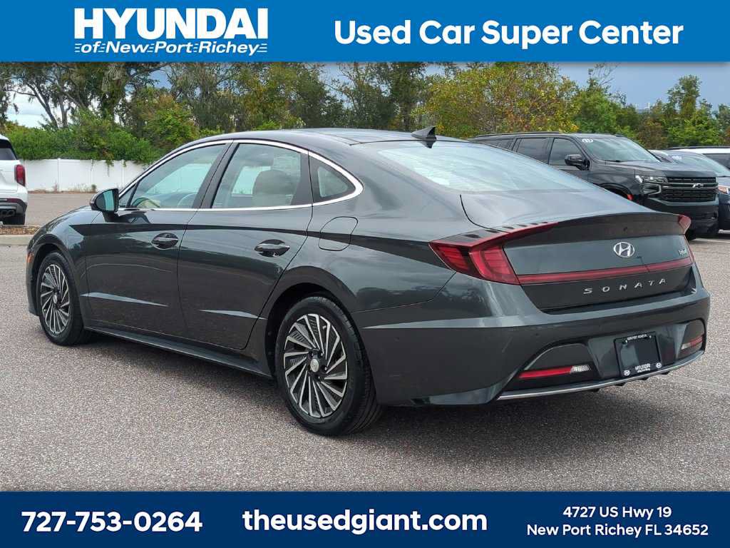 Used 2023 Hyundai Sonata Limited w/ Cargo Package FWD image 3