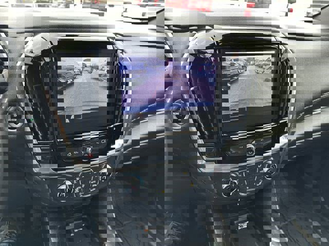 Used 2023 Chevrolet Traverse LT image 18