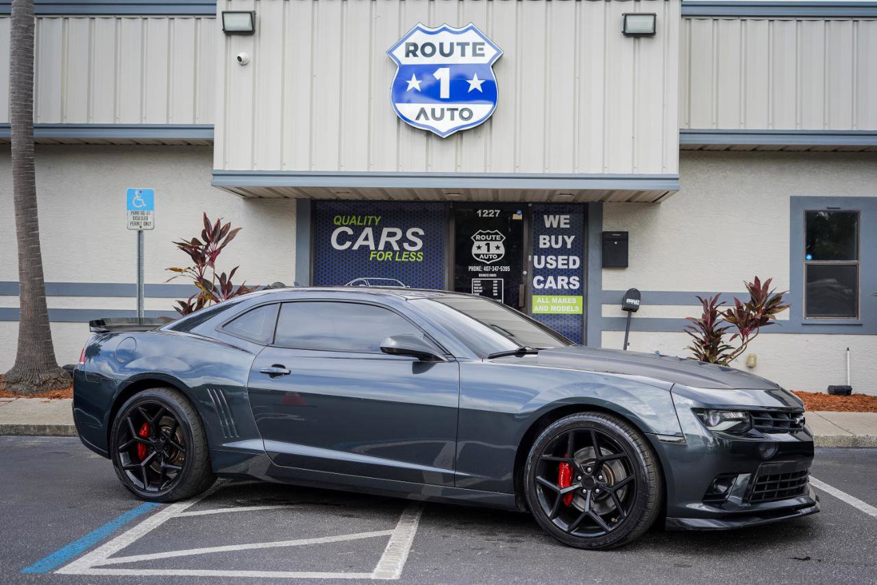 Used 2015 Chevrolet Camaro SS w/ SS Performance Package RWD image 2