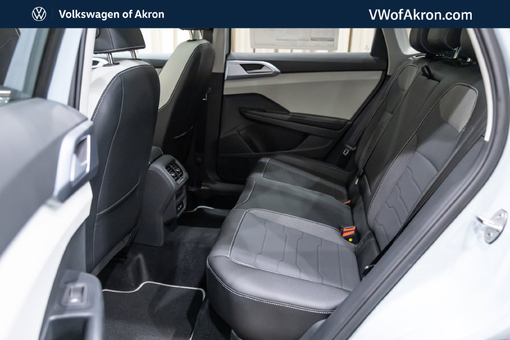New 2026 Volkswagen Taos SE FWD image 13