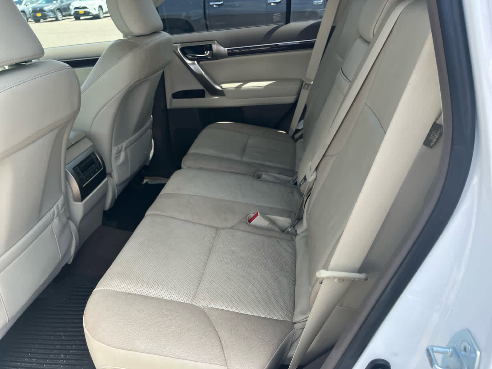 Used 2015 Lexus GX 460 w/ Premium Package AWD/4WD image 8