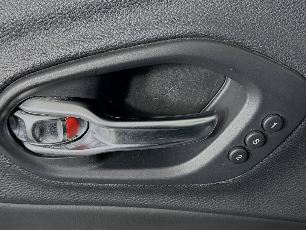 Used 2019 Jeep Cherokee Limited image 22