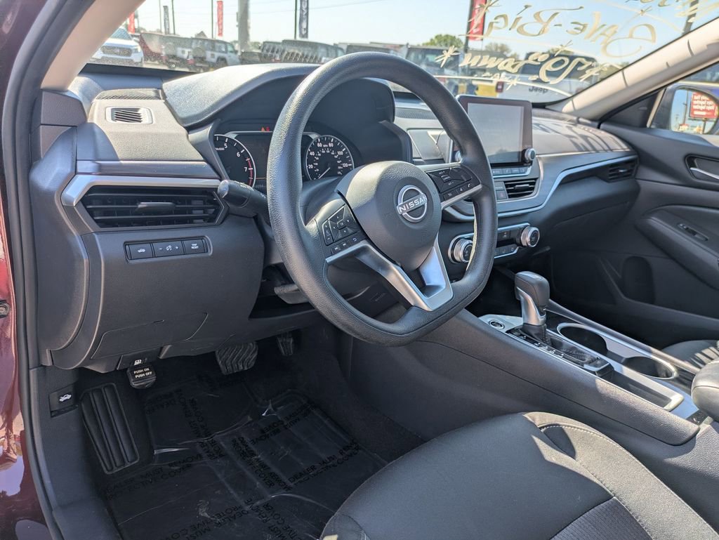 Used 2024 Nissan Altima 2.5 SV image 15