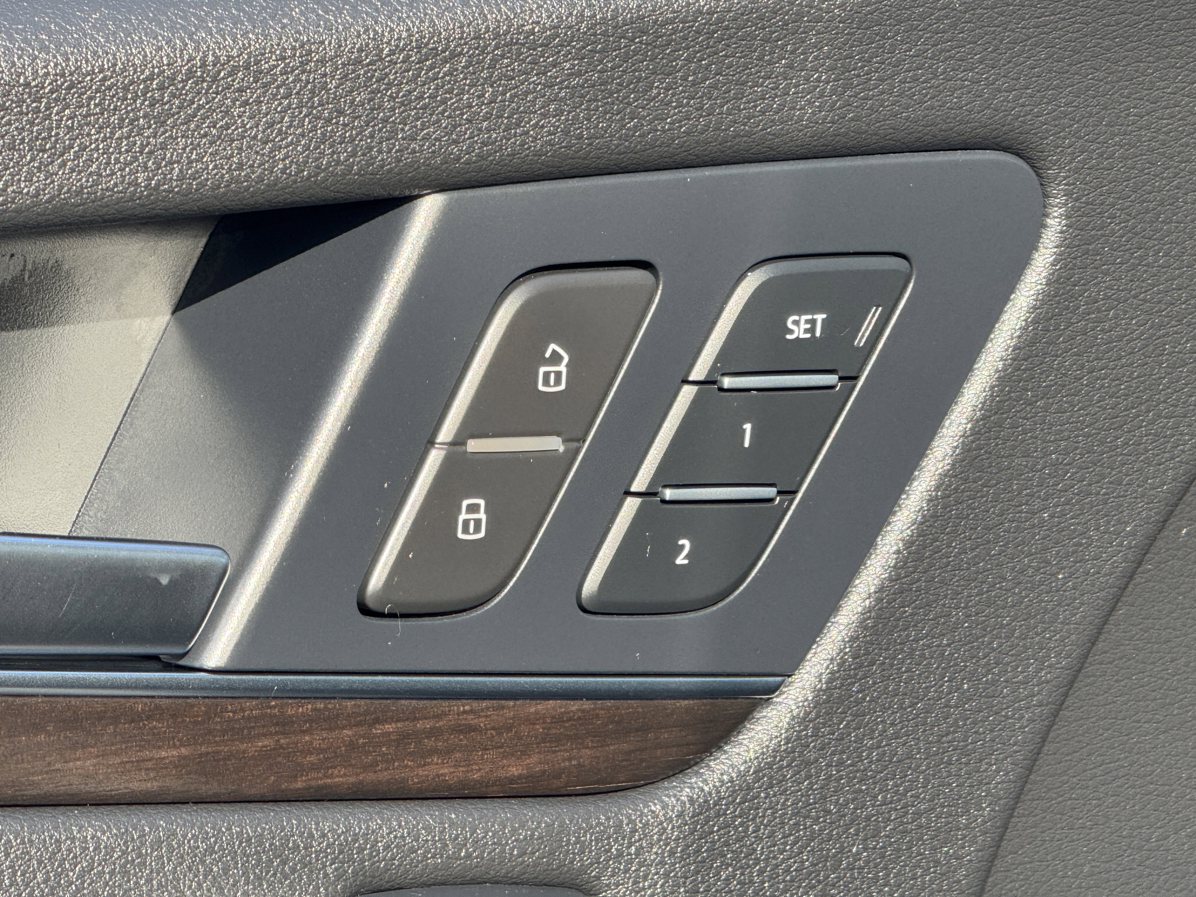 Used 2024 Audi Q5 2.0T Premium w/ Convenience Package image 18