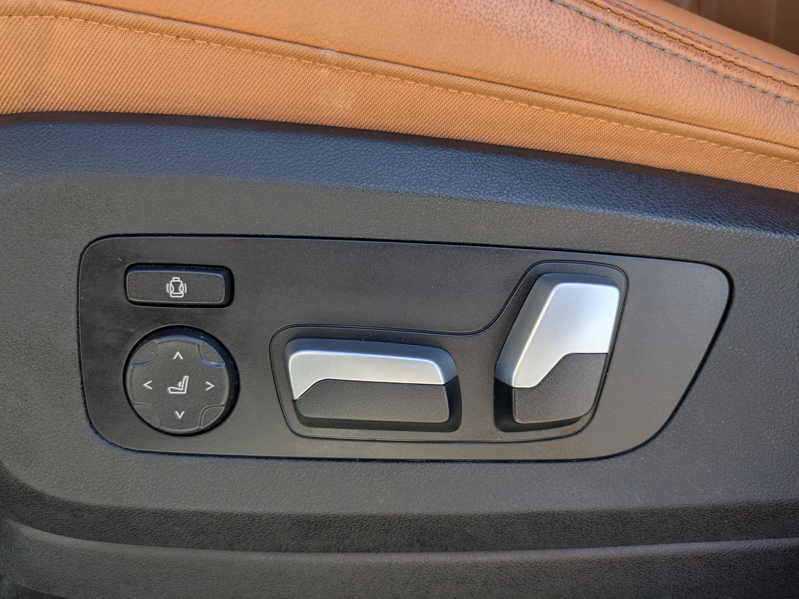 Used 2021 BMW X5 sDrive40i w/ M Sport Package image 26