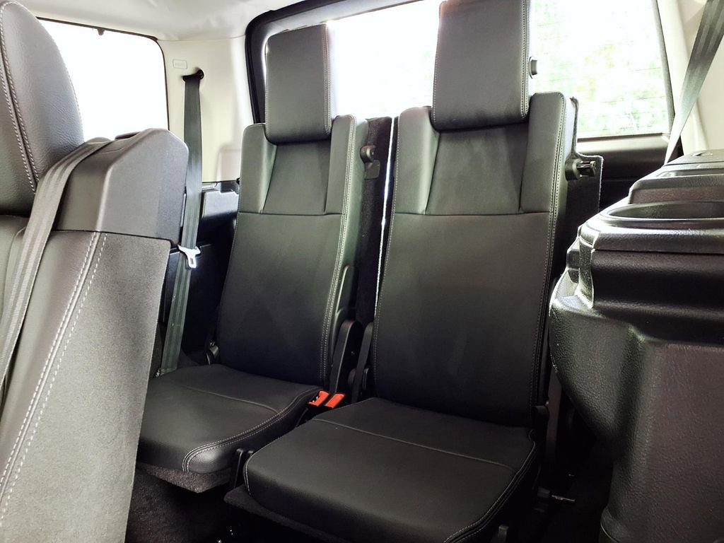 Used 2015 Land Rover LR4 HSE AWD/4WD image 9