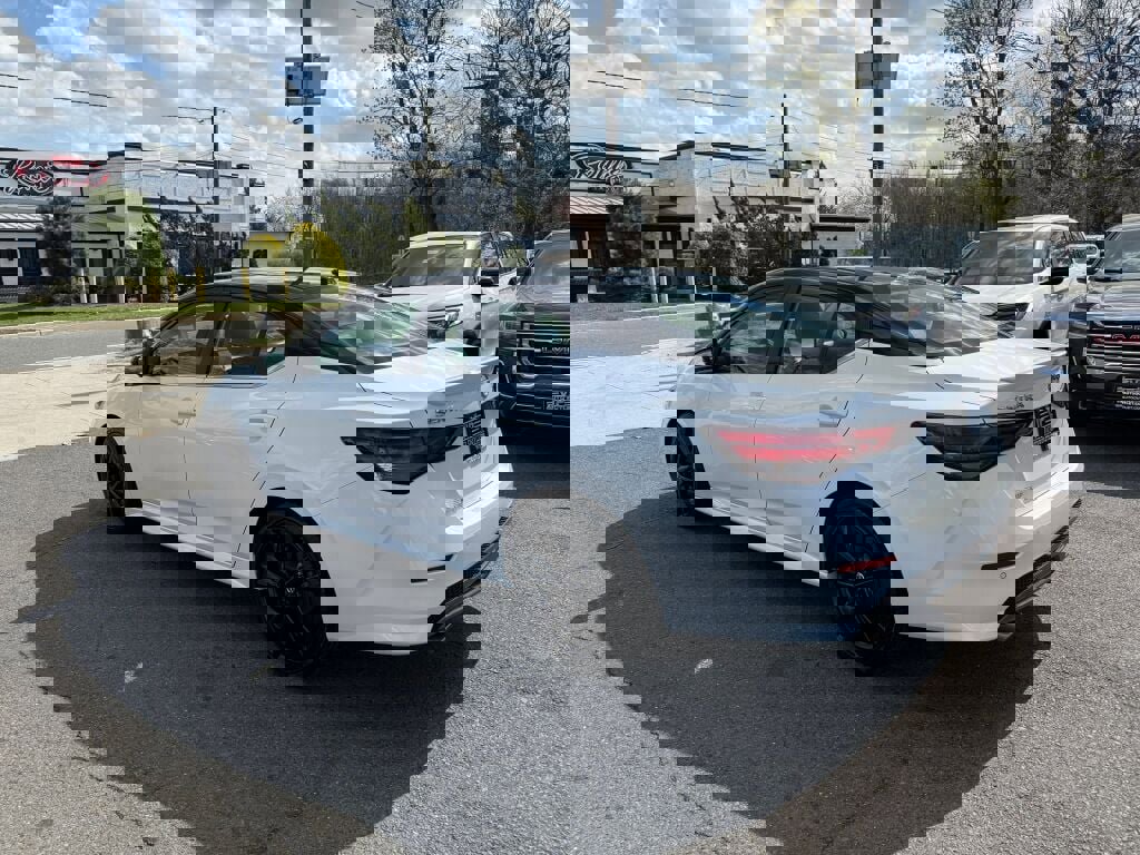 Used 2021 Nissan Sentra SR w/ SR Premium Package image 5