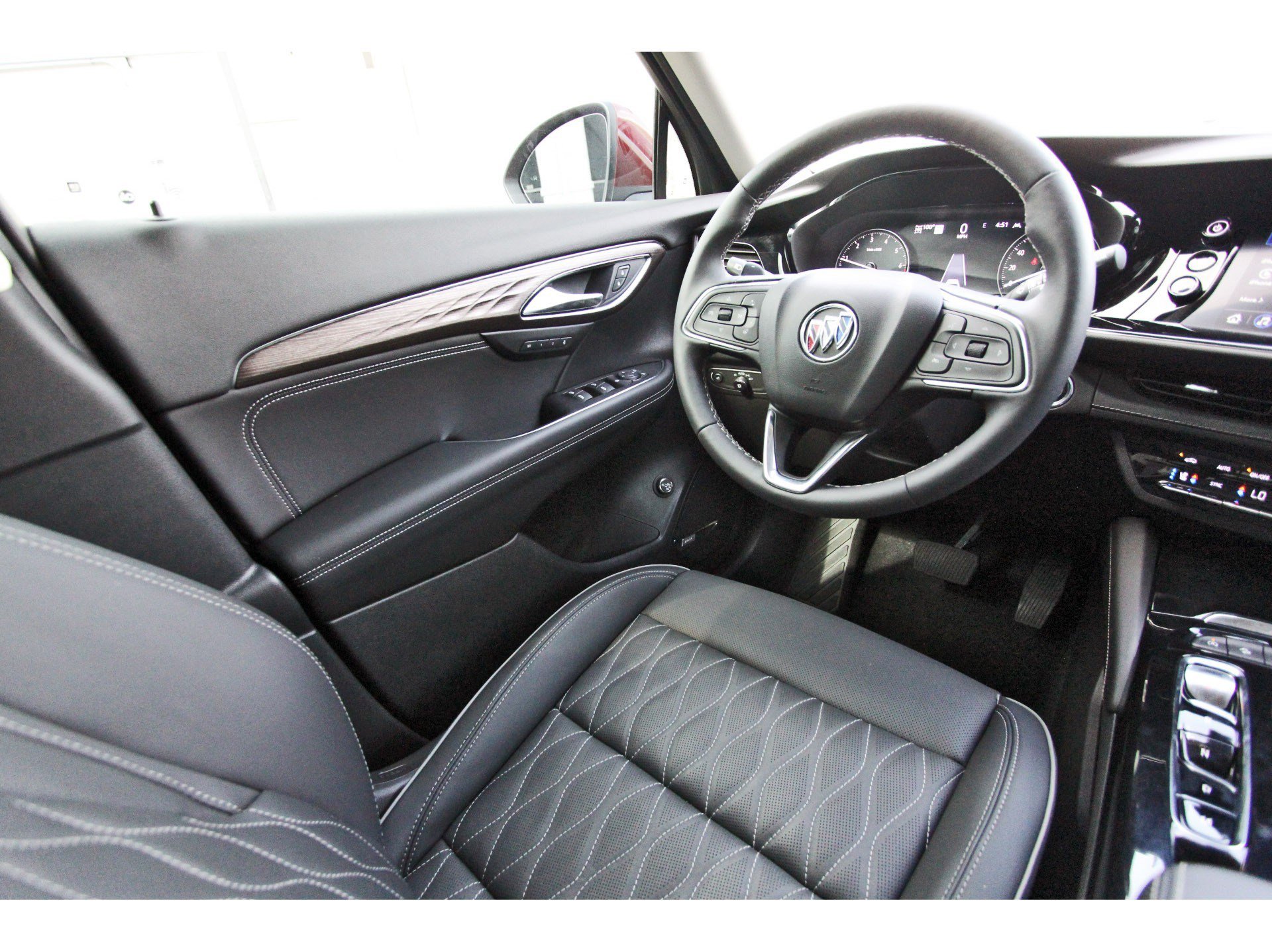 Used 2023 Buick Envision Avenir AWD/4WD image 9
