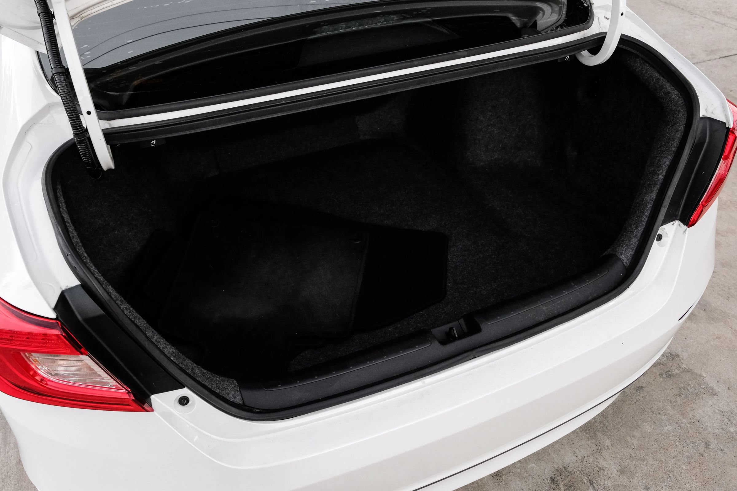 Used 2018 Honda Accord EX-L image 54
