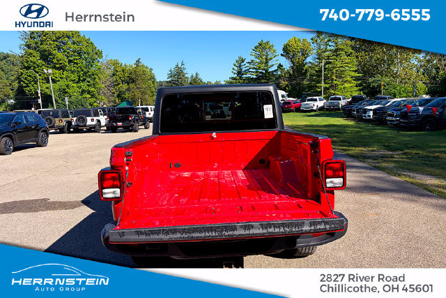 Used 2022 Jeep Gladiator Sport AWD/4WD image 16