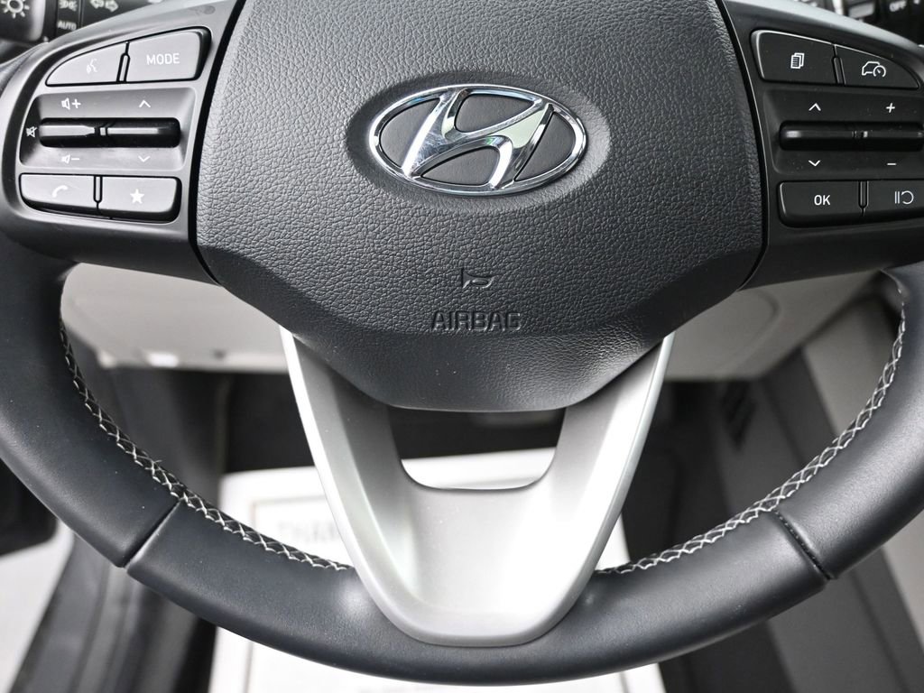 Certified 2023 Hyundai Venue SEL FWD image 14