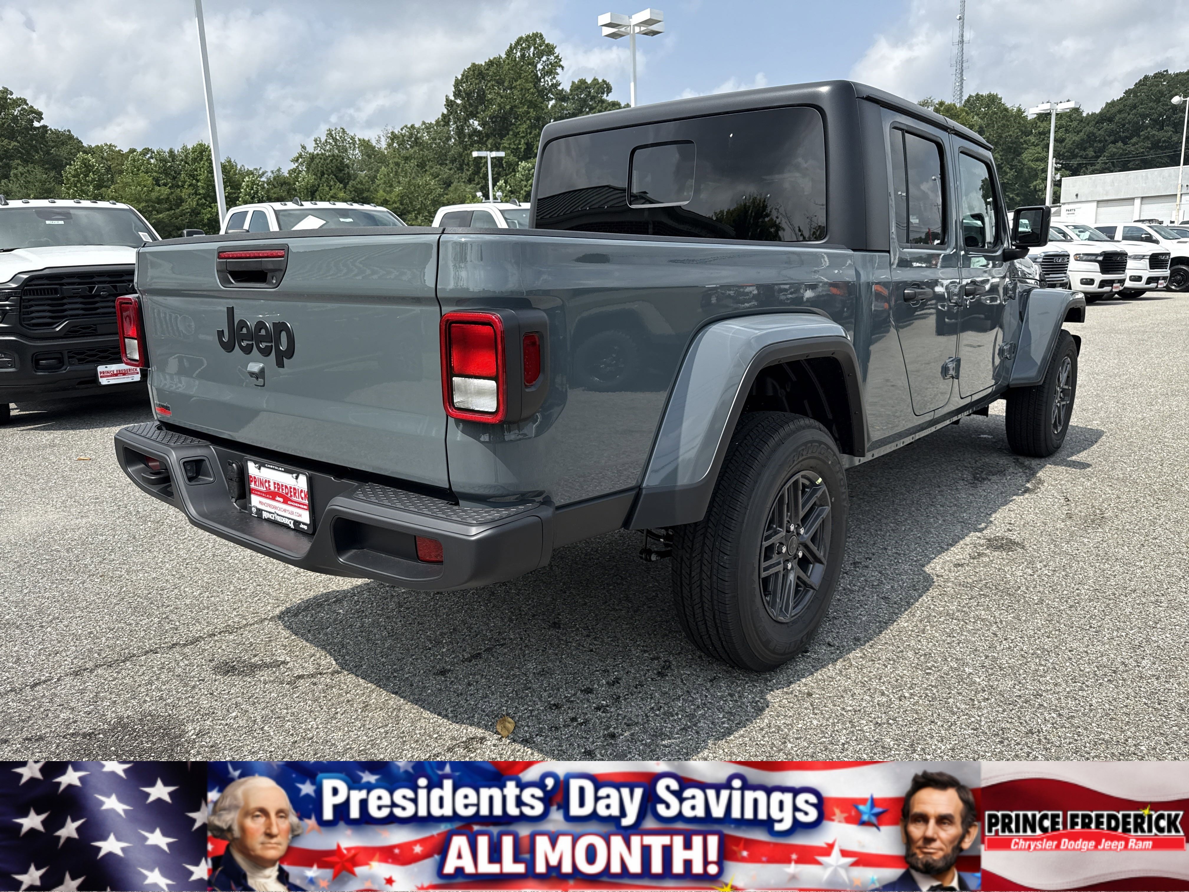 New 2025 Jeep Gladiator Sport image 3