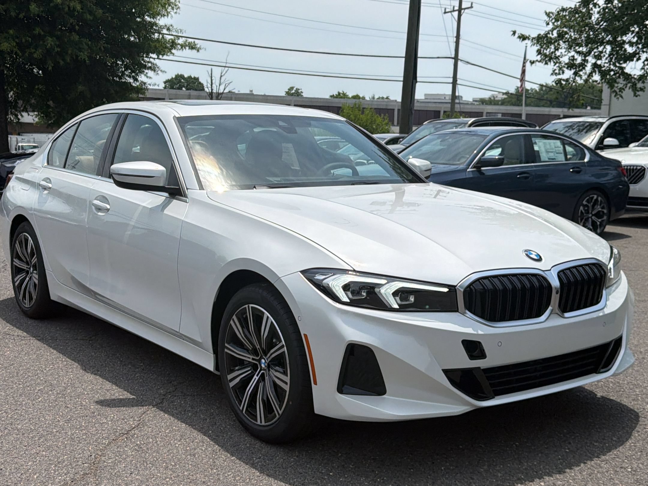 Used 2026 BMW 330i xDrive Sedan w/ Premium Package AWD/4WD image 6