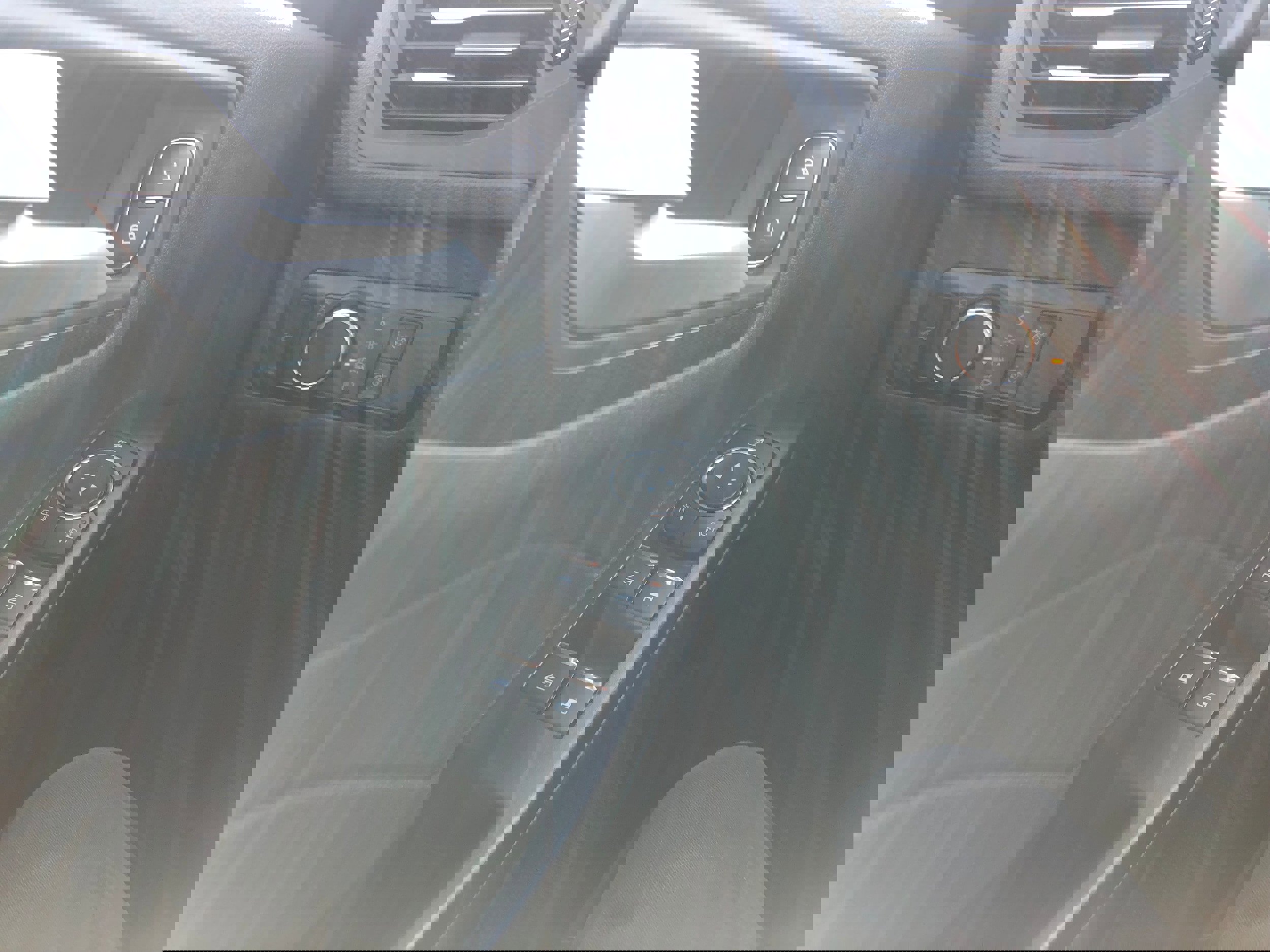 Used 2025 Ford Escape ST-Line w/ Cold Weather Package image 18