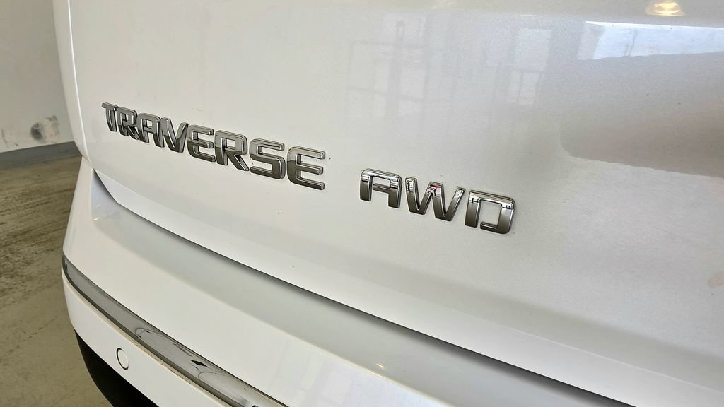 Used 2023 Chevrolet Traverse High Country AWD/4WD image 10