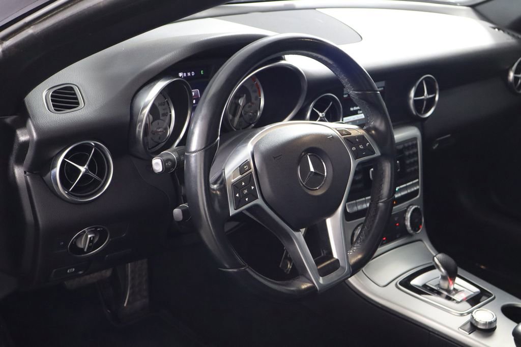 Used 2016 Mercedes-Benz SLK 300 image 14