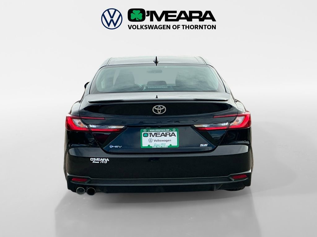Used 2025 Toyota Camry SE image 4