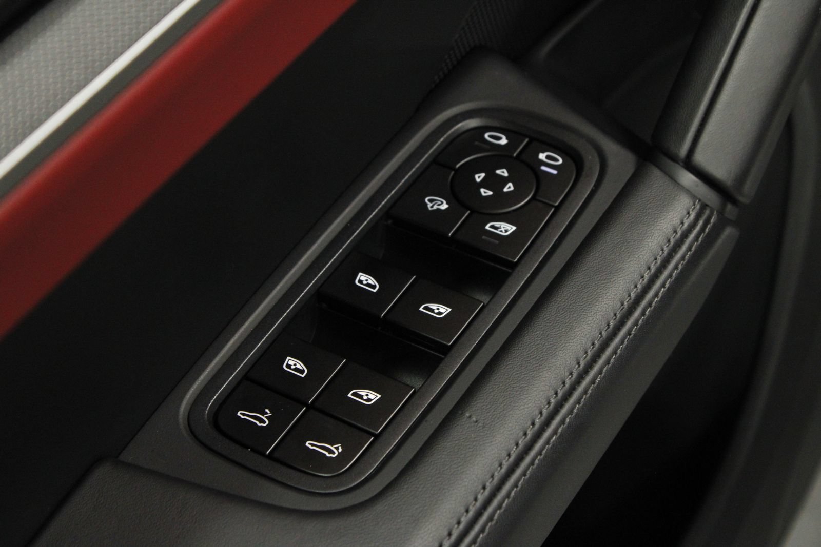 Certified 2024 Porsche Cayenne S AWD/4WD image 30