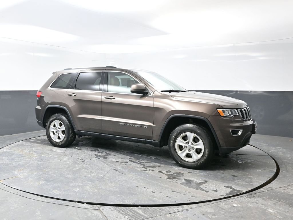Used 2017 Jeep Grand Cherokee Laredo w/ Quick Order Package 23E image 4