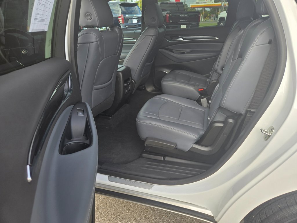 Used 2024 Buick Enclave Premium image 8
