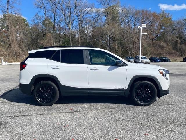 Certified 2023 GMC Terrain SLE w/ Driver Convenience Package image 2