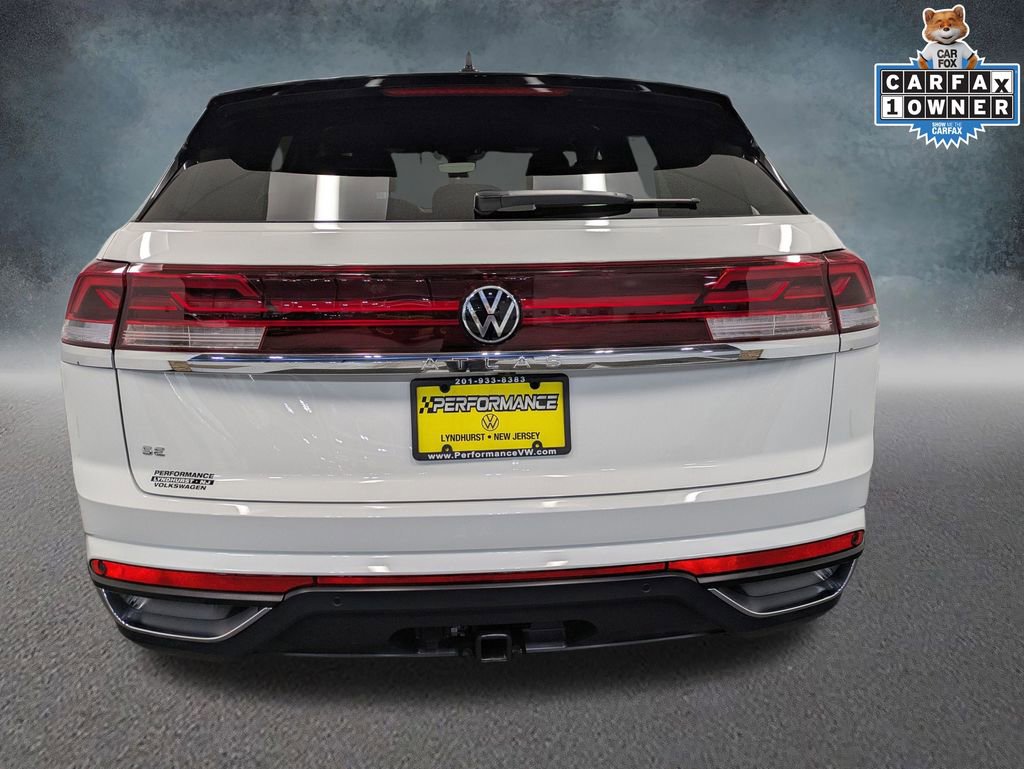 Used 2025 Volkswagen Atlas Cross Sport SE w/ Panoramic Sunroof Package FWD image 5